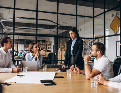 Desumidificadores para escritório são um grande aliado para a qualidade do ambiente em que você irá trabalhar. Seja sozinho ou com mais colaboradores, eles melhoram não só o desempenho operacional, mas também a qualidade de vida, controlando a umidade do ar e da água. Esses equipamentos desenvolvem seu papel em silêncio, mas com grande relevância, protegendo ambientes fechados da propagação de fungos e bactérias, até mesmo evitando a degradação de equipamentos eletrônicos. O seu desempenho benéfico permite que qualquer escritório possua um desumidificador, independente da área de atuação econômica. Por que utilizar desumidificador para escritório? Desumidificador para escritório proporciona uma série de vantagens que justificam o seu investimento, tendo sua instalação destacada por vivermos em um país tropical, que interfere diretamente na qualidade natural do ar. É um ótimo equipamento para ambientes fechados, pois o seu funcionamento melhora a qualidade do ar presente no ambiente. O controle promovido por desumidificadores atua também em prol dos colaboradores do escritório, ajudando a criar um ambiente mais saudável, consequentemente melhorando o desempenho nas rotinas de trabalho. Outro ponto de destaque é que dependendo a área de atuação, os desumidificadores reduzem a degradação de bens patrimoniais e documentações arquivadas. Modo de uso Ao utilizar desumidificadores, cuidados com o equipamento, local e o modo de uso devem ser tomados, a fim de evitar custos desnecessários e garantir excelência para sua utilização. O equipamento deve possuir o tamanho coerente ao espaço em que será instalado e se necessário, equipar com mais de um. Sua eficácia será maior quando o ambiente em que estiver instalado permanecer com portas e janelas fechadas e sua localização ser centralizada. No caso de desumidificadores sem ajuste dos níveis de umidade, indica-se ligar o desumidificador em diversos ciclos, sendo o primeiro mais longo para regular o ar do ambiente. A limpeza é de extrema importância, porém não pode envolver água em suas bases fixas, preservando a parte elétrica. Quando muito sujo, indica-se que você utilize um pano levemente umedecido, mas preferencialmente seco. No caso do filtro de ar, esse deve ser retirado e lavado em água corrente. Como escolher o desumidificador adequado Para escolher o desumidificador adequado, você deve analisar as condições do local, como ventilação, pontos que permitem a instalação e o tamanho do escritório. Esses pontos devem ser analisados pois dependendo o lugar de instalação, seu desempenho pode ser prejudicado, bem como o cuidado e manutenção dificultados. O tamanho do desumidificador é um dos pontos mais relevantes no momento da escolha, visto que sendo pequeno e o escritório grande, seu papel essencial não será bem desempenhado, as chances de estragar e o consumo de energia serão maiores. Conhecer a tecnologia oferecida em cada aparelho também é importante. Para garantir a qualidade no ar que você respira e puder confiar nos equipamentos instalados, uma ótima escolha é a Arsec. Oferecemos um portifólio completo, capaz de atender suas necessidades. Entre em contato agora mesmo!